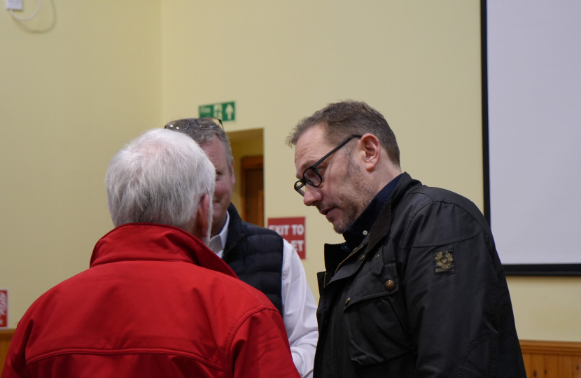 Douglas meeting with Kintore residents